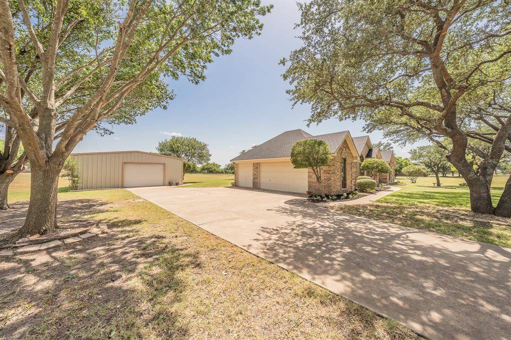 2305 Floyd Hampton Road, Crowley, TX 76036