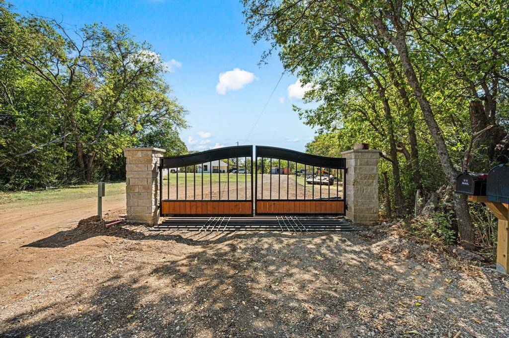 1700 Marti Drive, Burleson, TX 76028