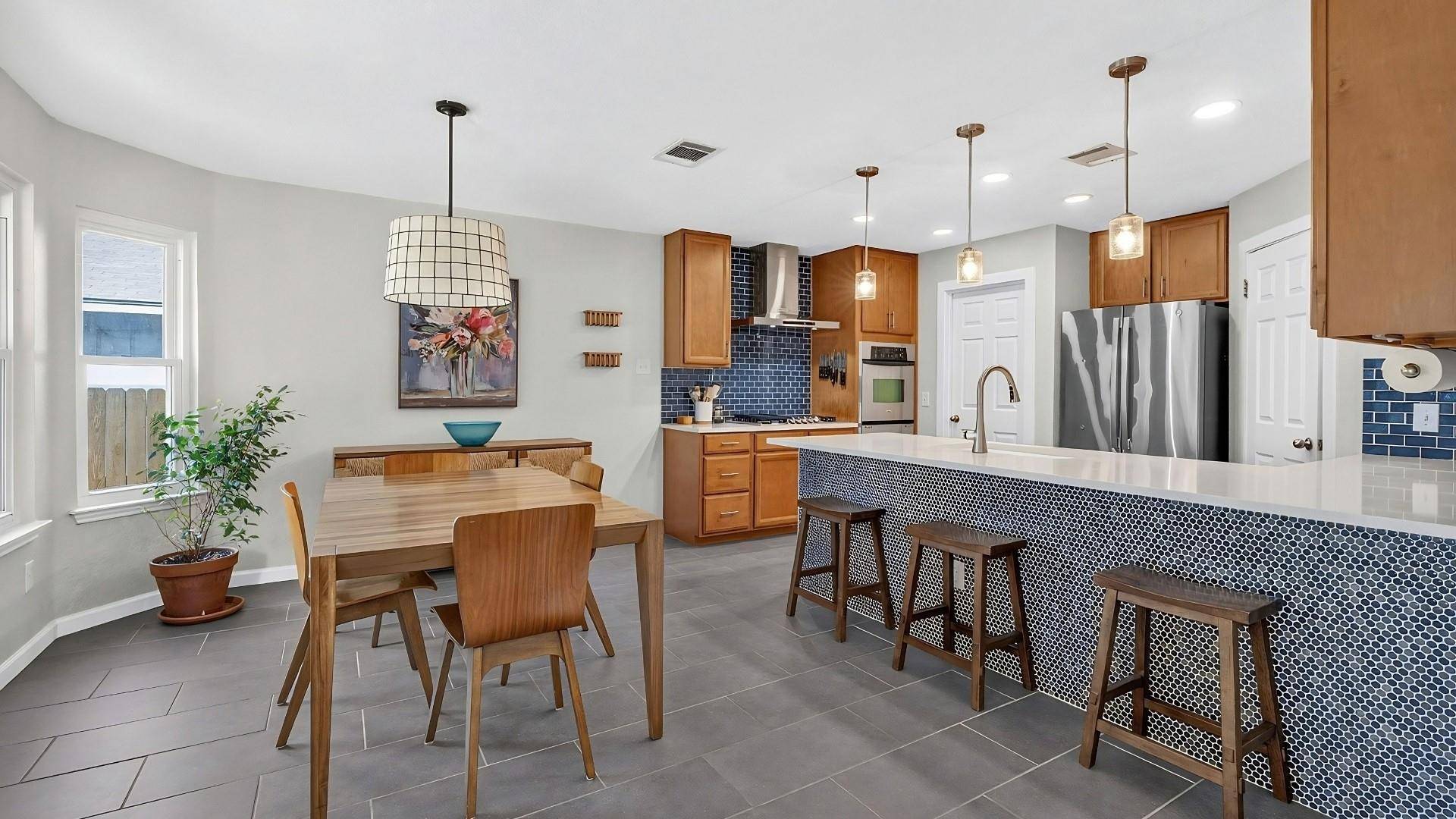 1114 Strickland DR, Austin, TX 78748