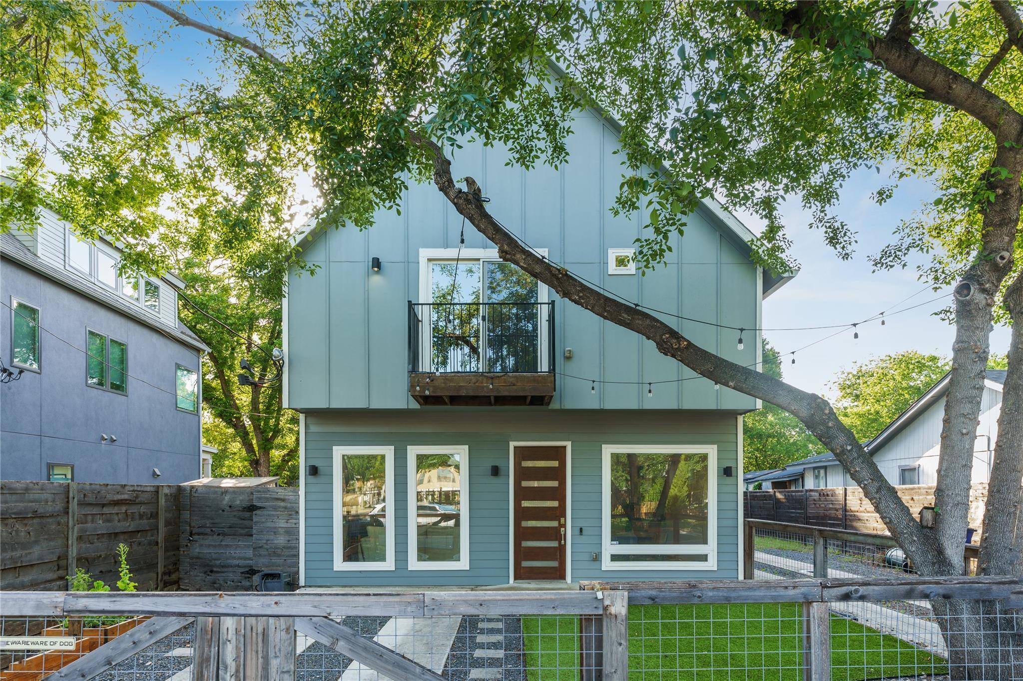 906 Linden ST #A, Austin, TX 78702