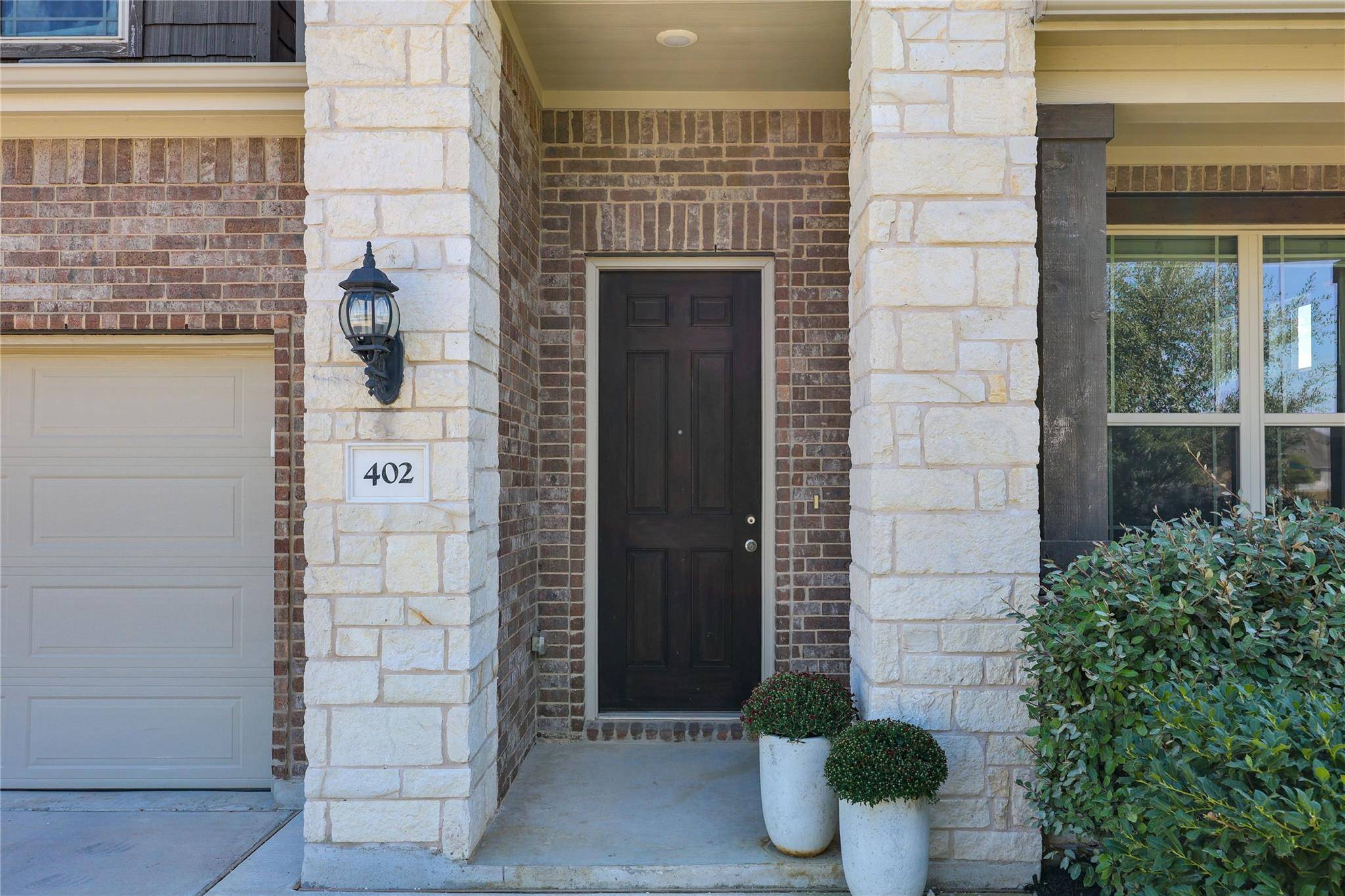 402 Bluejack WAY, Hutto, TX 78634