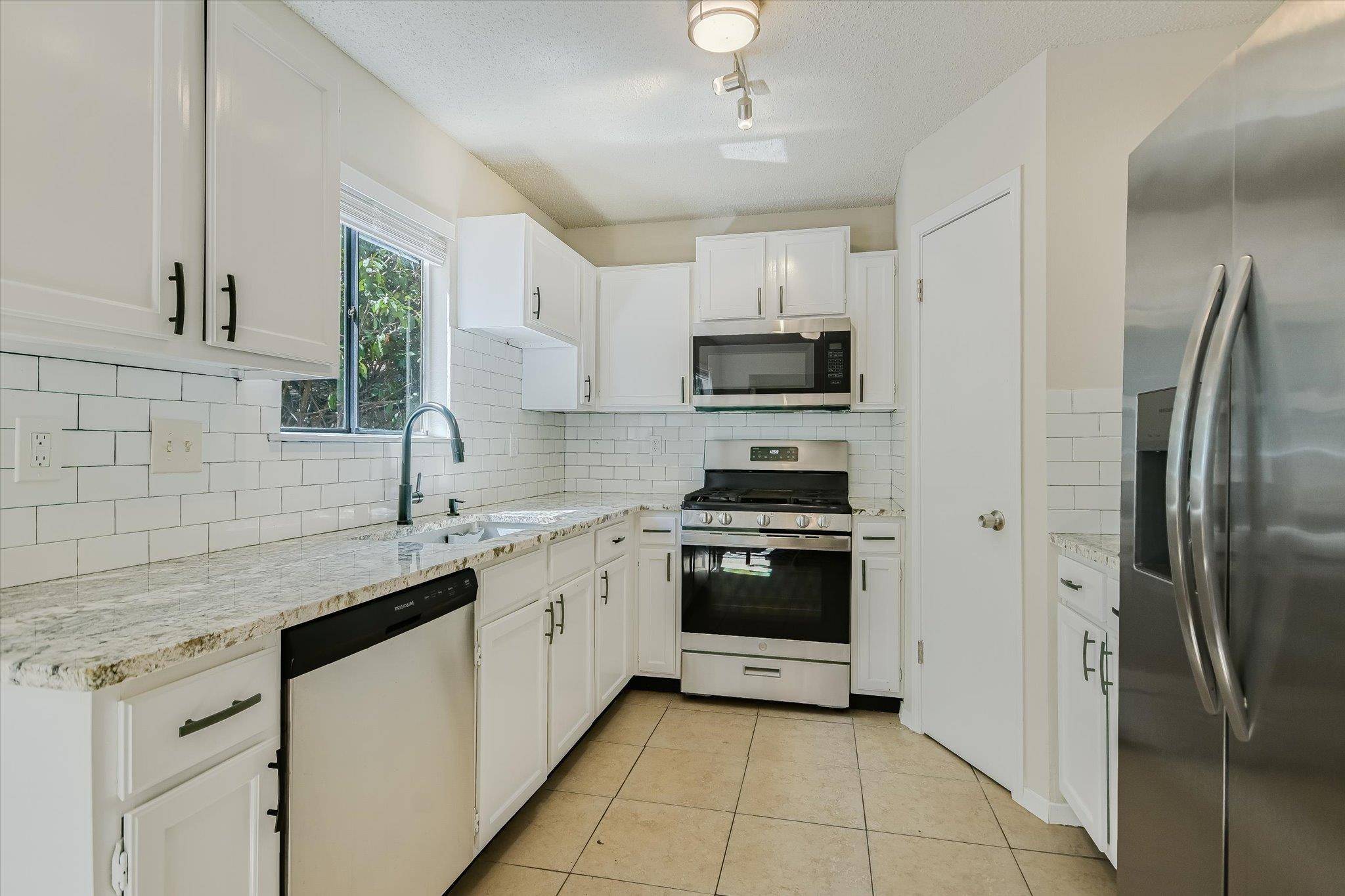 1009 Peggotty PL, Austin, TX 78753
