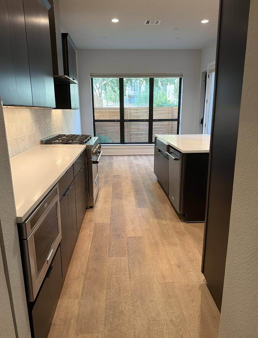 2707 Dulce LN #16, Austin, TX 78704