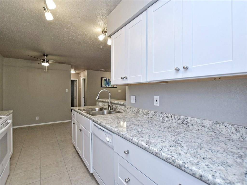 8905 Pineridge DR #B, Austin, TX 78729