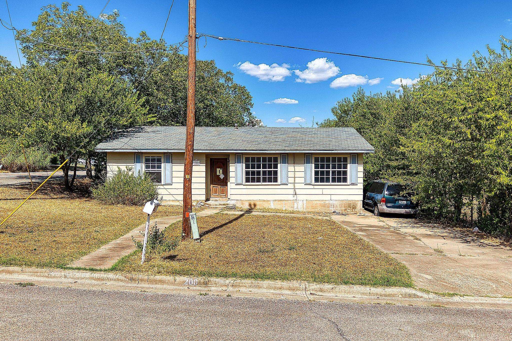 200 E Hoopes Ave, Pflugerville, TX 78660