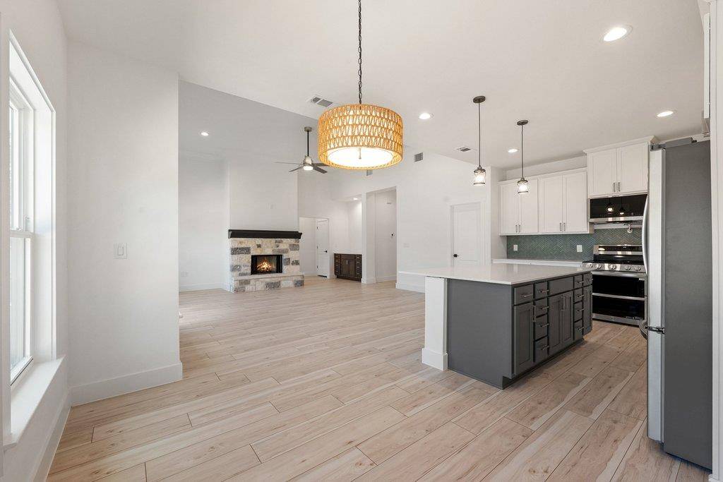 4 Dalewood DR, Wimberley, TX 78676