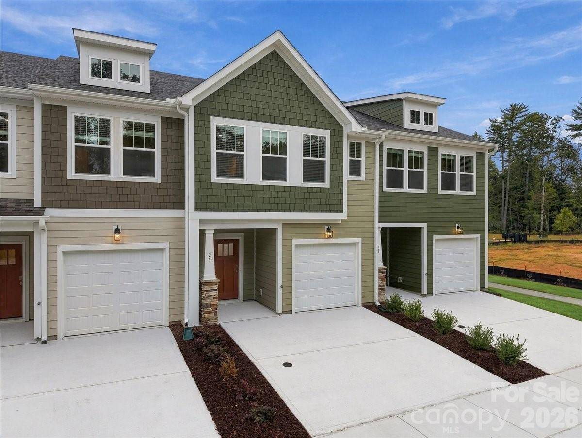 29 Oleetah Falls WAY, Hendersonville, NC 28792