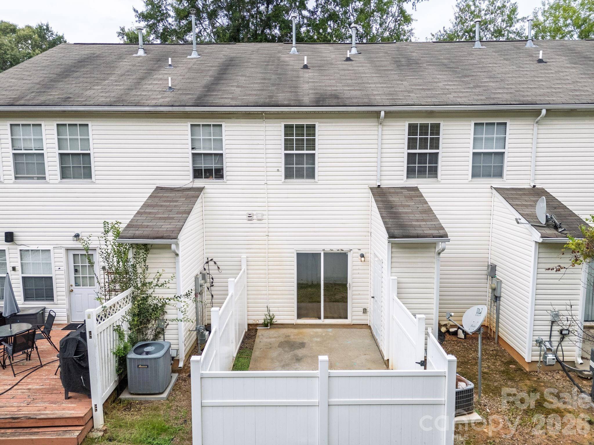 2176 Winthrop Chase DR, Charlotte, NC 28212