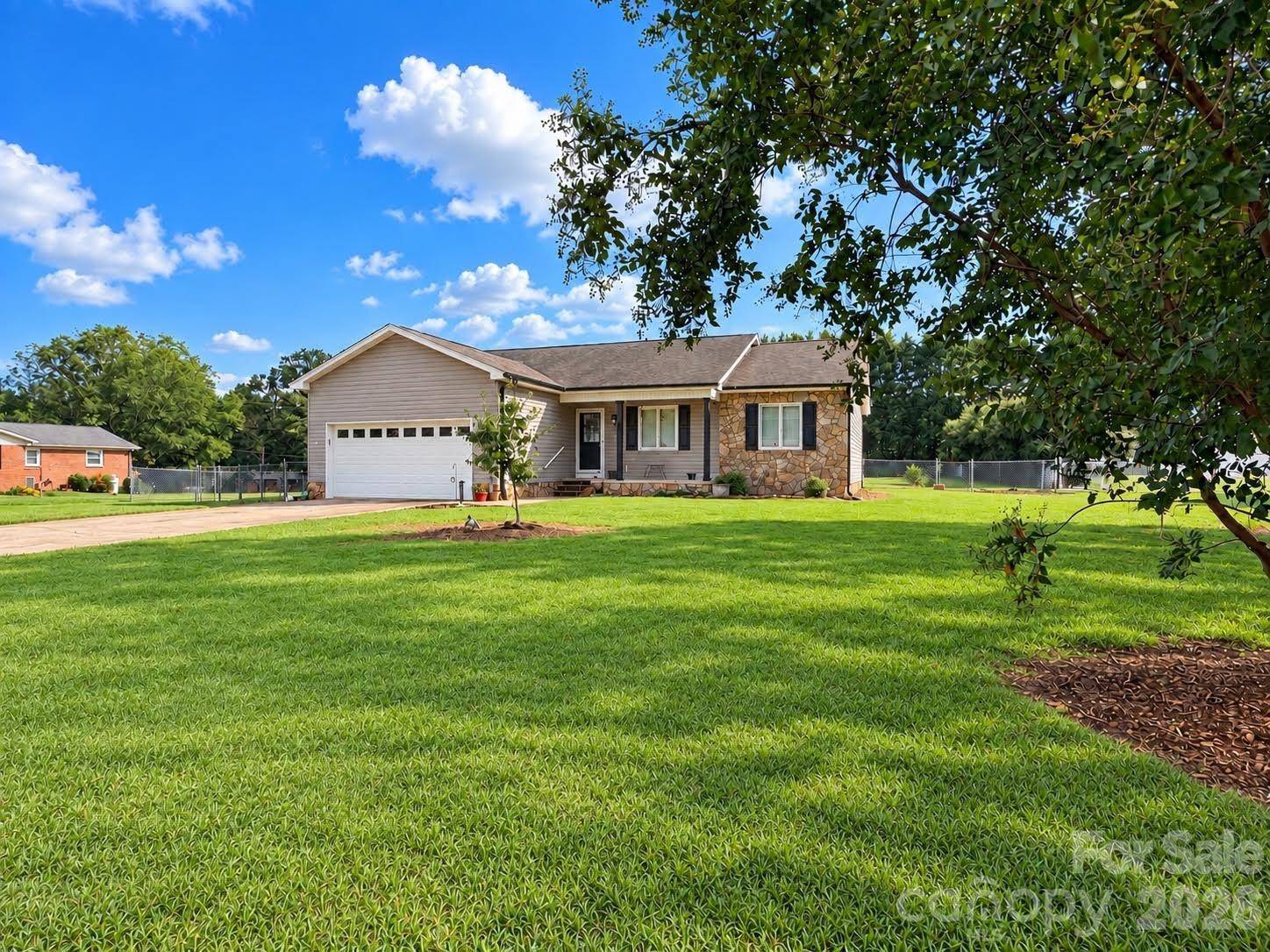 1677 Allen LN, Conover, NC 28613