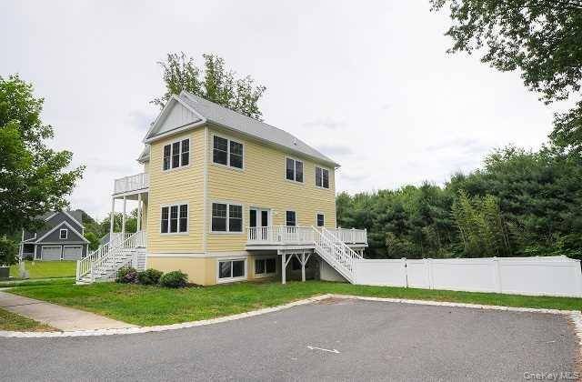 9 BIRD CT, Rhinebeck, NY 12572