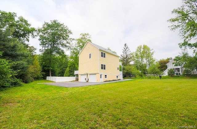 9 BIRD CT, Rhinebeck, NY 12572