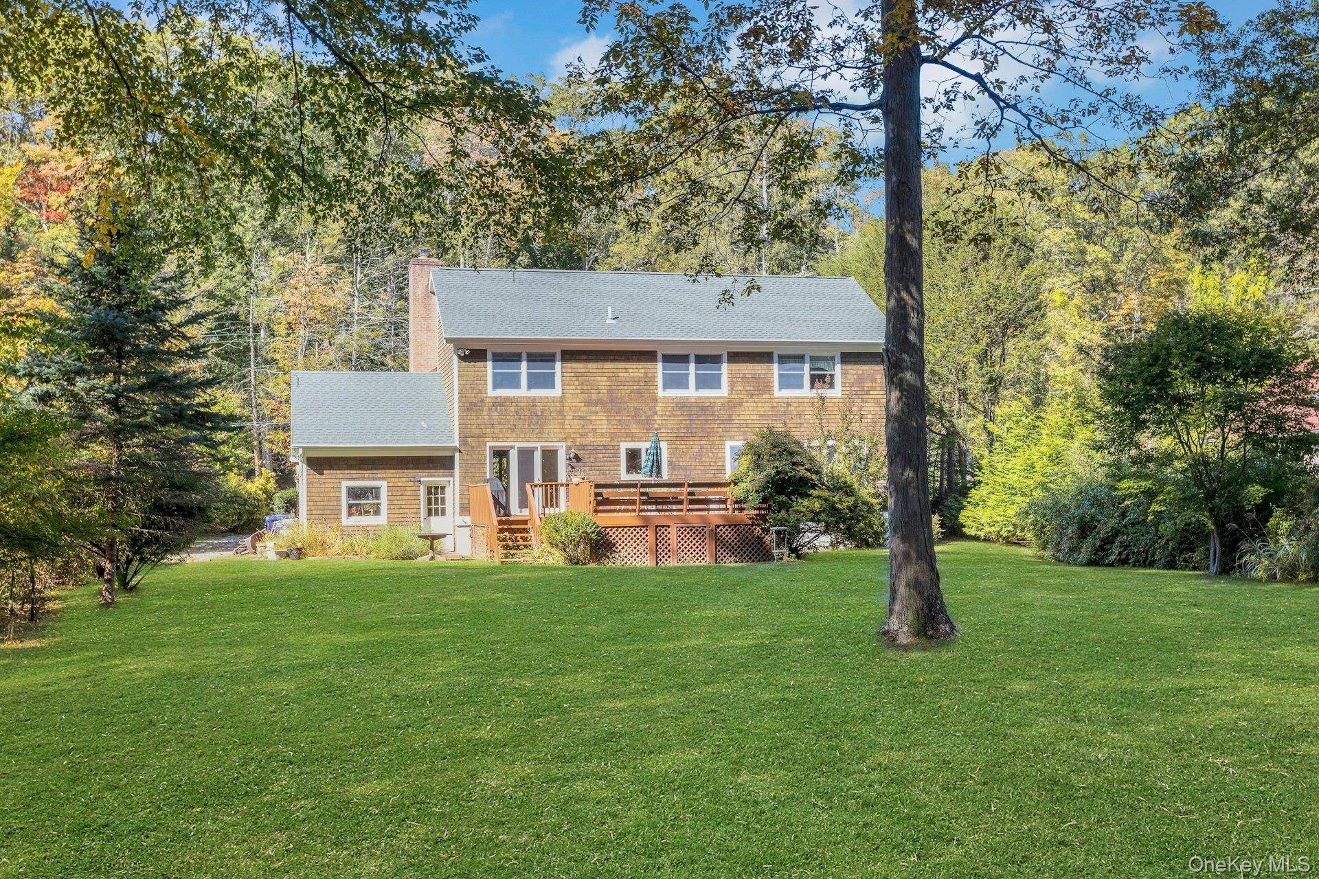 25 Wildwood RD, Katonah, NY 10536