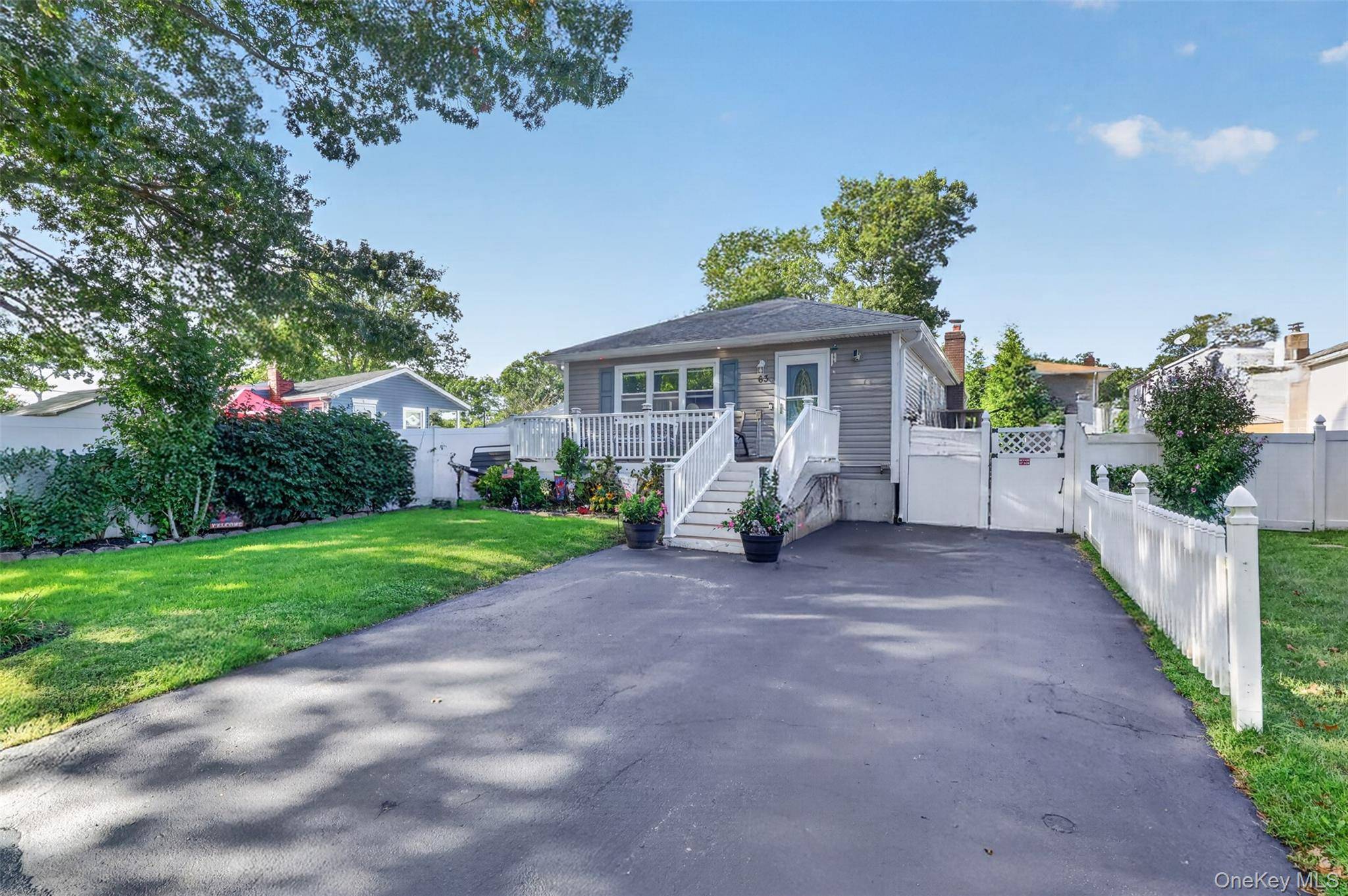 63 4th ST, Ronkonkoma, NY 11779