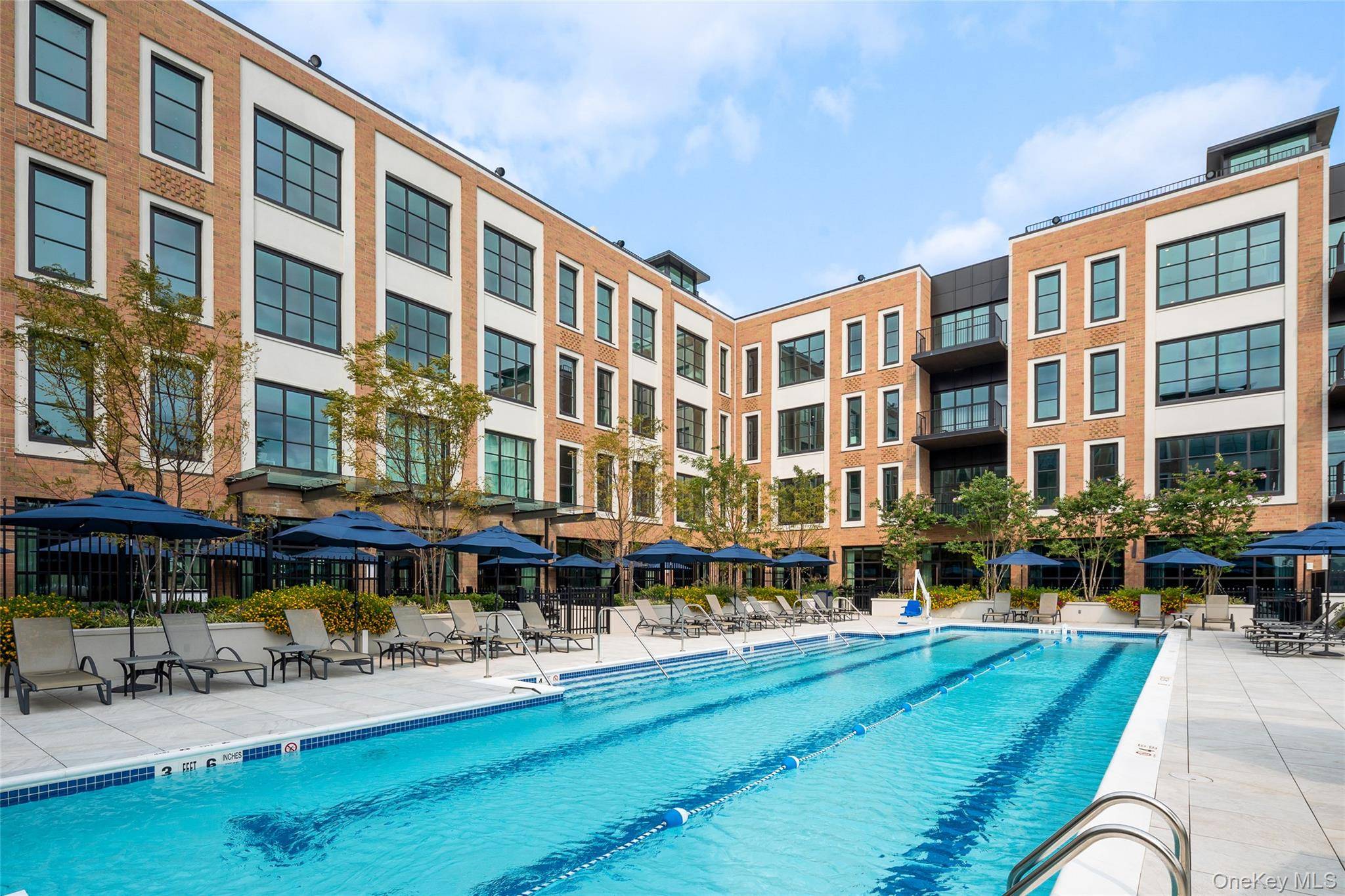 100 Garvies Point RD #1329, Glen Cove, NY 11542