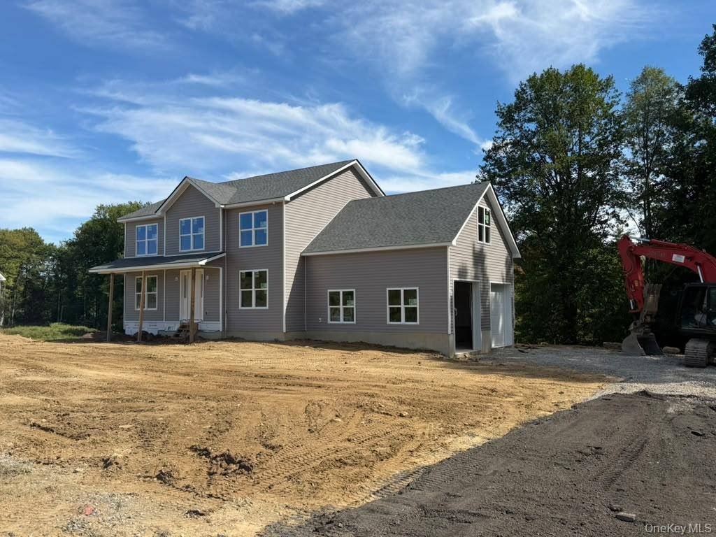 76 Winters LN, Middletown, NY 10940