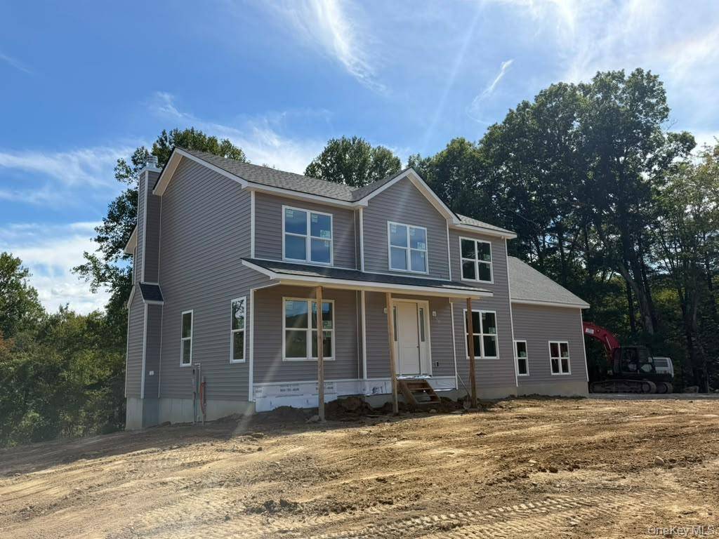 76 Winters LN, Middletown, NY 10940