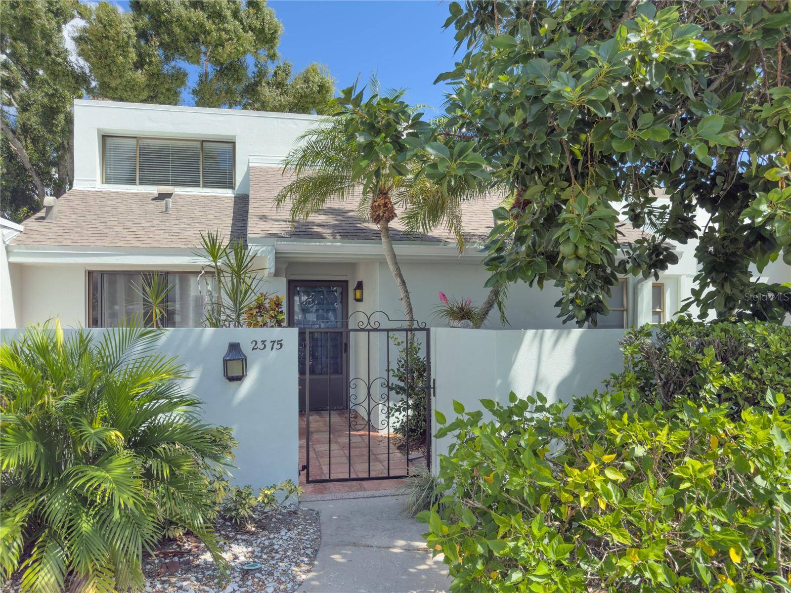 2375 LAKESIDE MEWS #D2, Sarasota, FL 34235