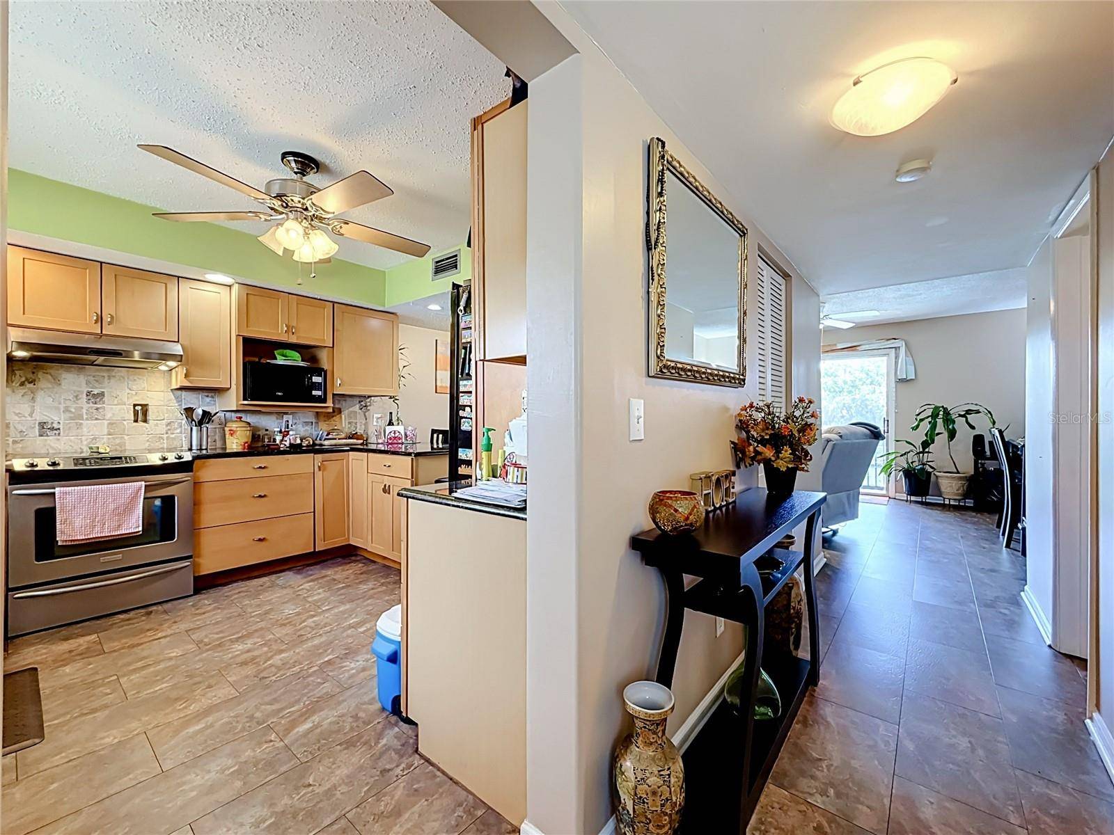 6305 NEWTOWN CIR #5B4, Tampa, FL 33615