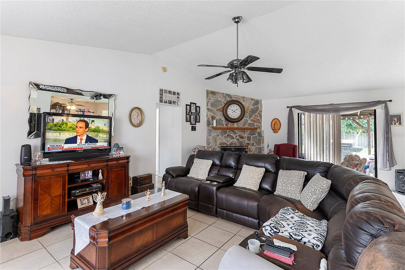 556 AWIN CIR SE, Palm Bay, FL 32909