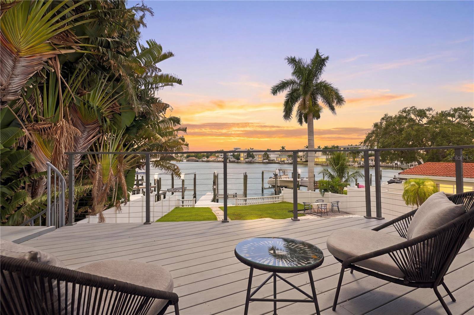 900 79TH ST S, St Petersburg, FL 33707