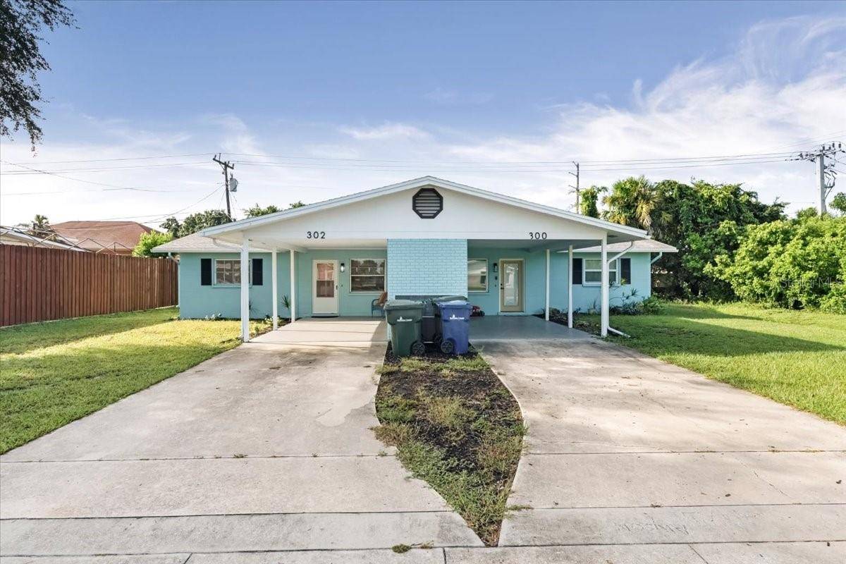 300 & 302 BRIARWOOD RD, Venice, FL 34293