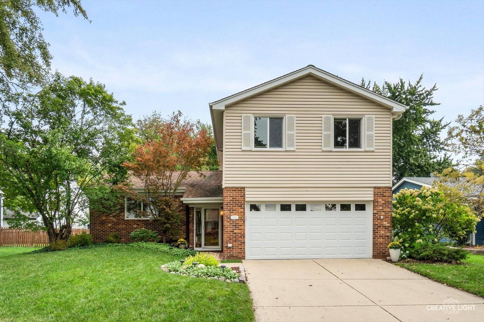 2S111 Lynn CT, Warrenville, IL 60555
