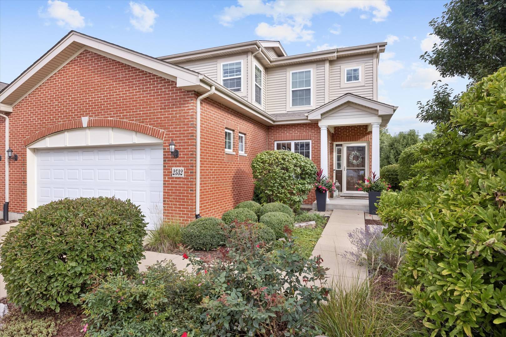 2532 Cedar Hill LN, Woodridge, IL 60517