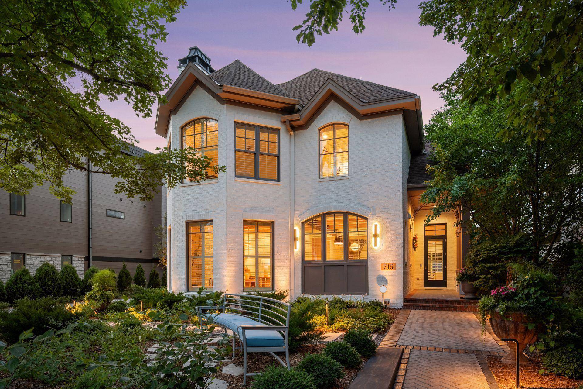 715 Rice ST E, Wayzata, MN 55391