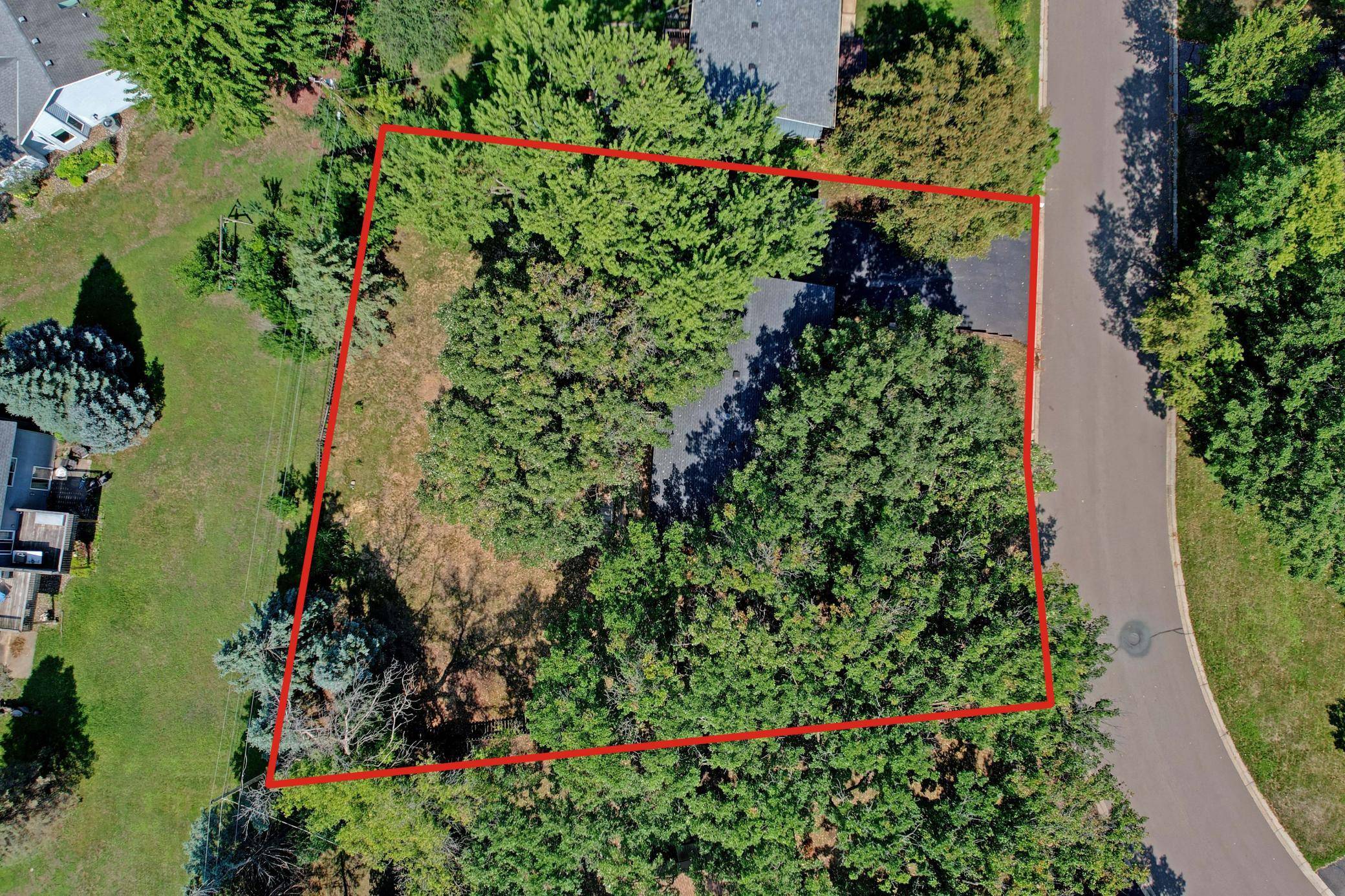 16015 Oak Shore DR, Lakeville, MN 55044