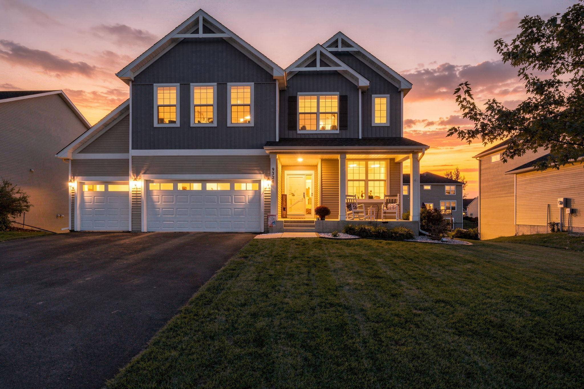 9324 Summerlin RD, Woodbury, MN 55129