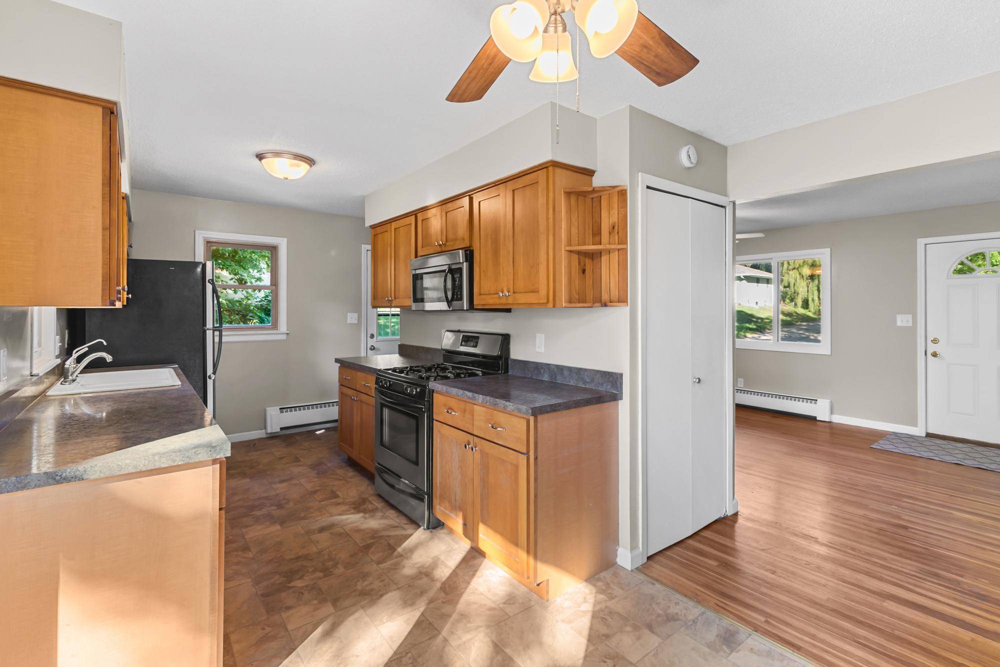 610 Grange AVE N, Oakdale, MN 55128
