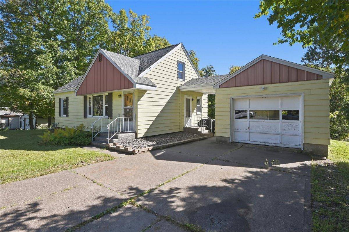 1614 Linzie RD, Duluth, MN 55811