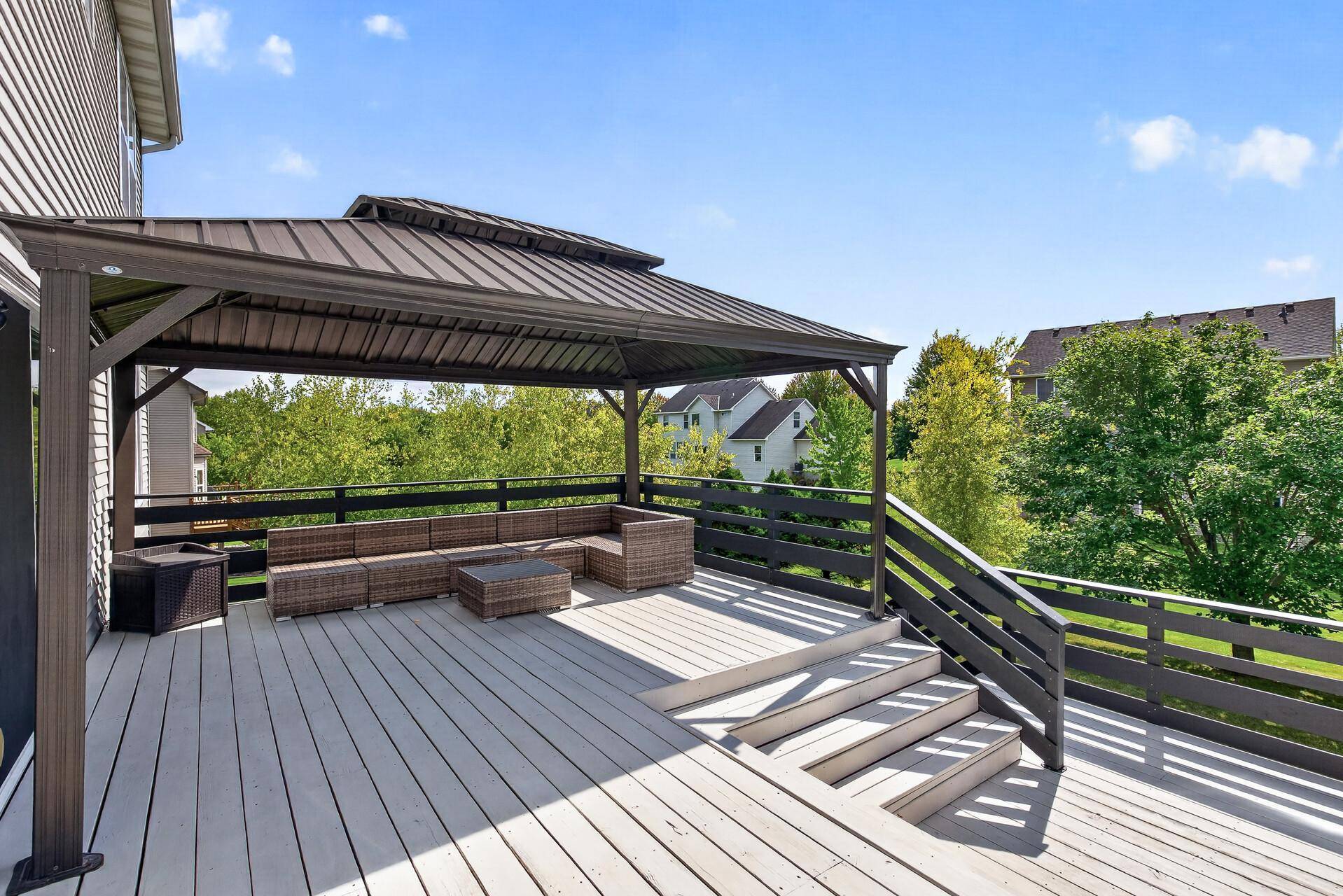 9465 Glacier RD, Minnetrista, MN 55375