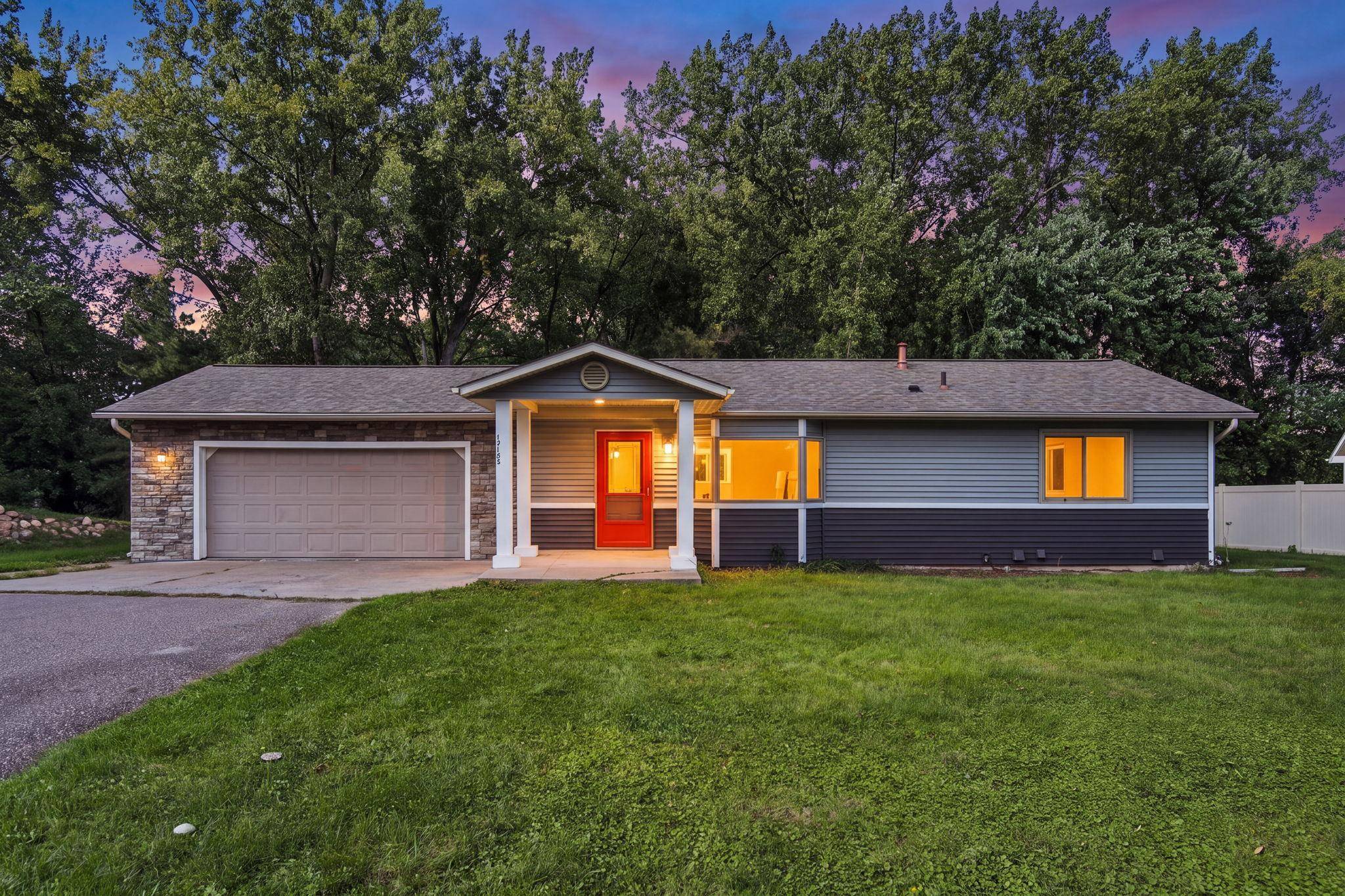 17155 Hershey CT, Lakeville, MN 55044