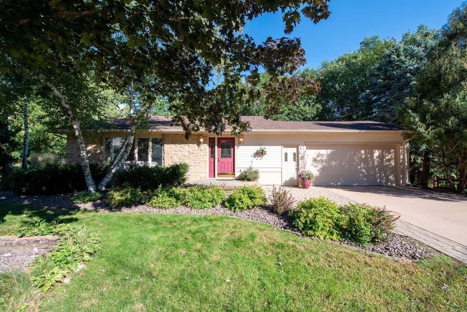 2 Capri DR, Mankato, MN 56001