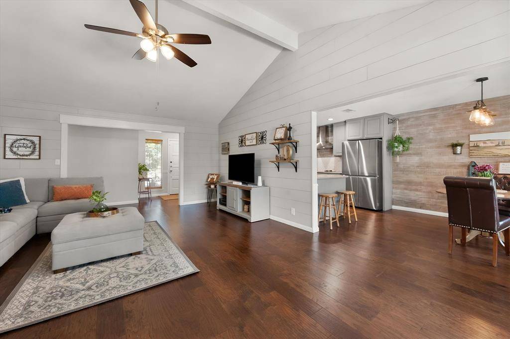 2709 Burnwood Court, Arlington, TX 76016