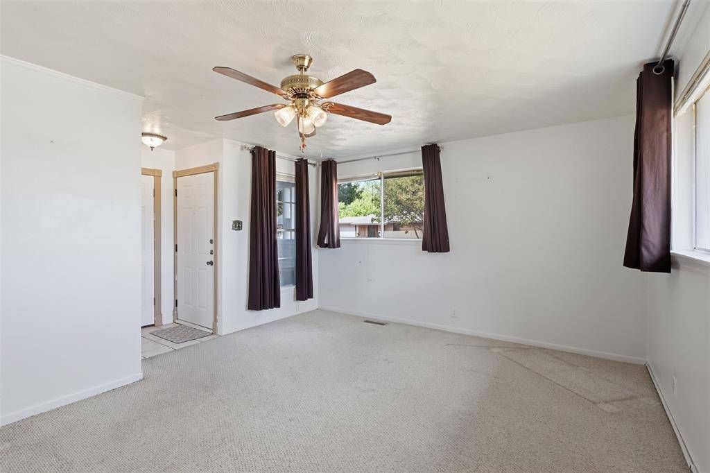 1702 Bristol Court S, Irving, TX 75062