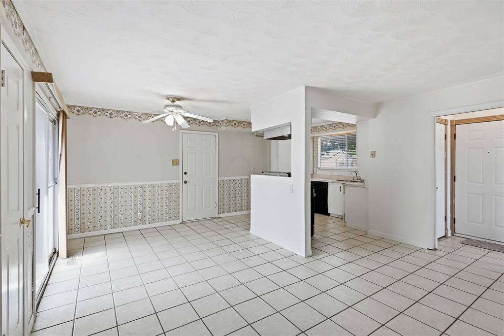1702 Bristol Court S, Irving, TX 75062