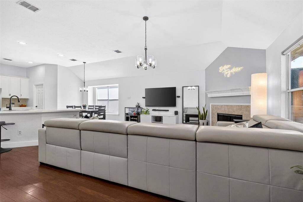 1347 Lake Forest Drive, Grand Prairie, TX 75052