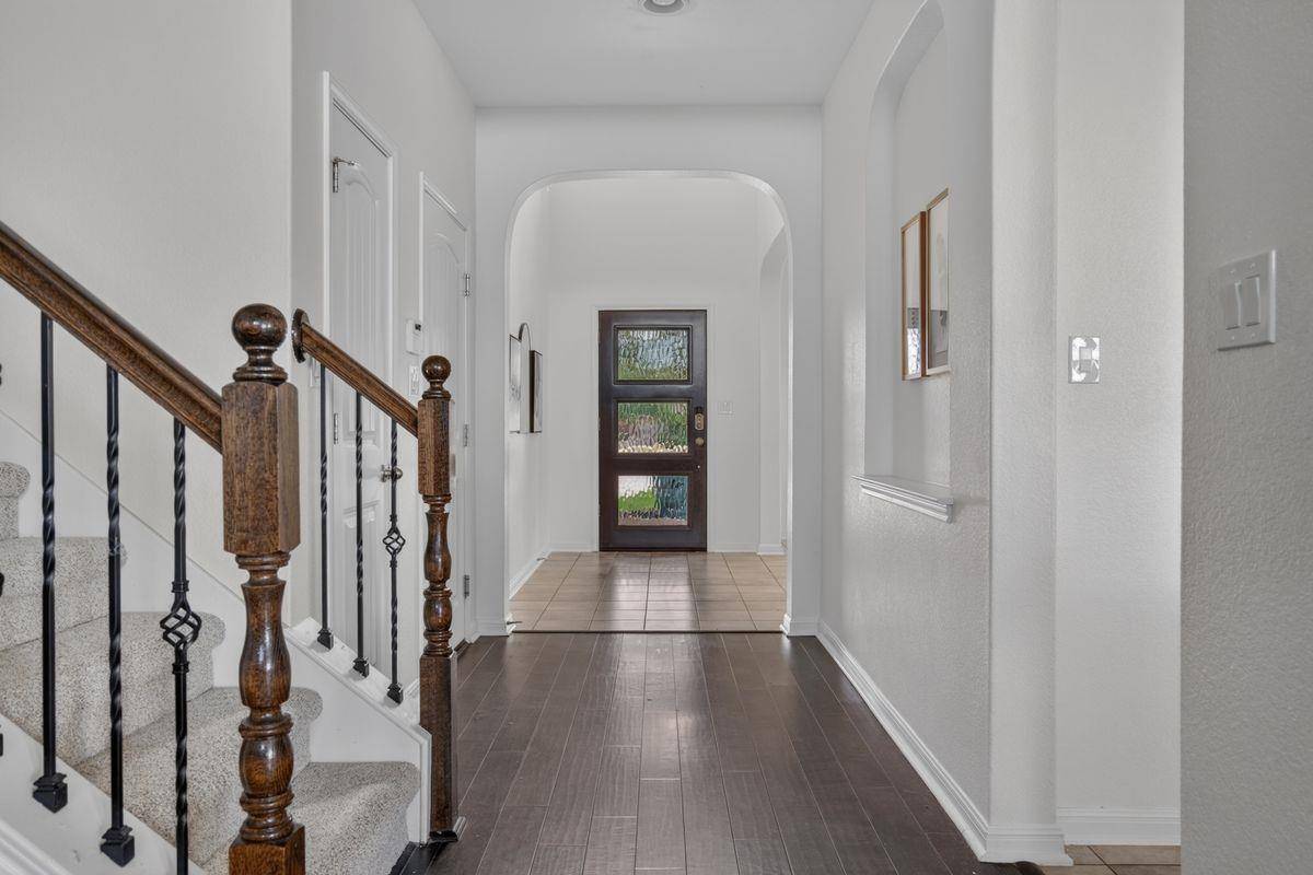 700 Ledge Stone DR, Austin, TX 78737