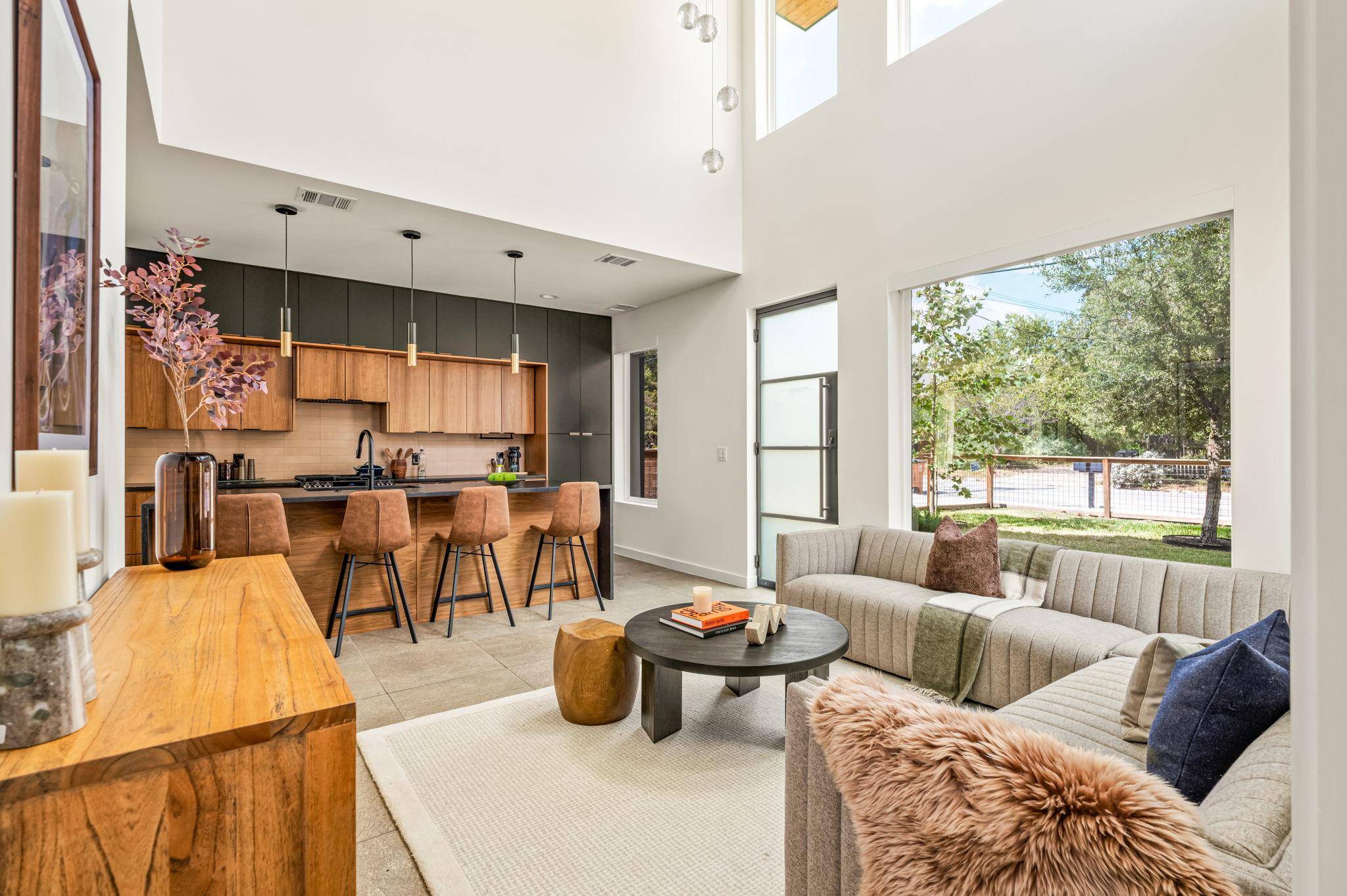 605 Brentwood ST #1, Austin, TX 78752