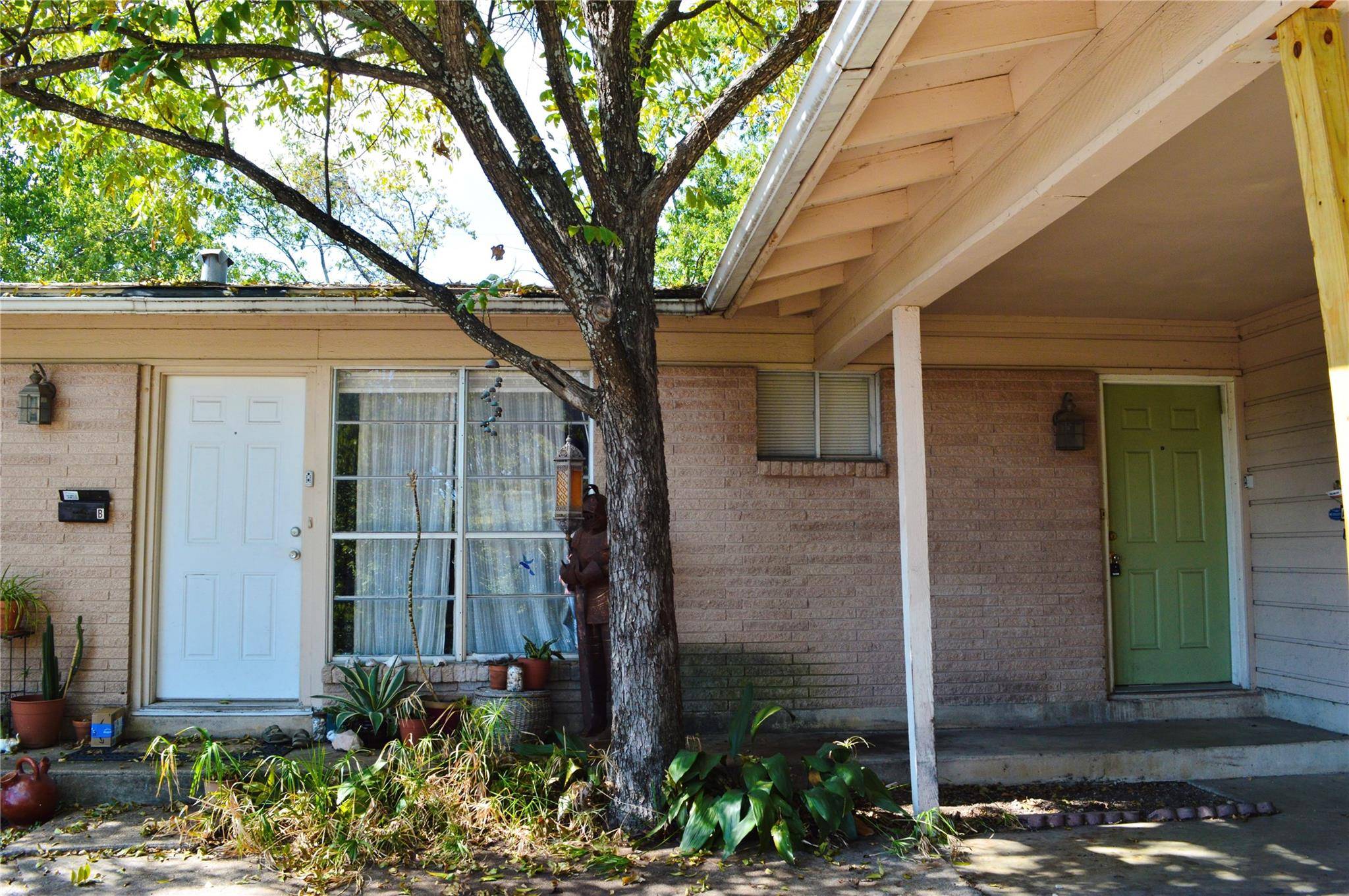 2310 Rebel RD #A, Austin, TX 78704