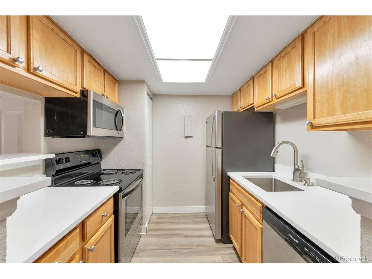 10323 E Peakview #J201, Englewood, CO 80111