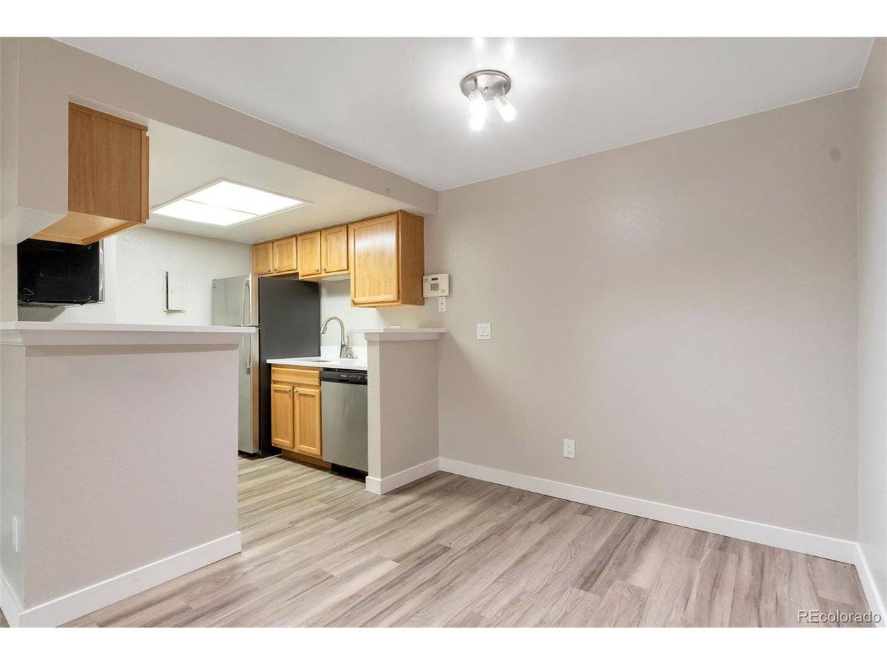 10323 E Peakview #J201, Englewood, CO 80111