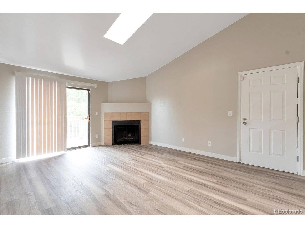 10323 E Peakview #J201, Englewood, CO 80111