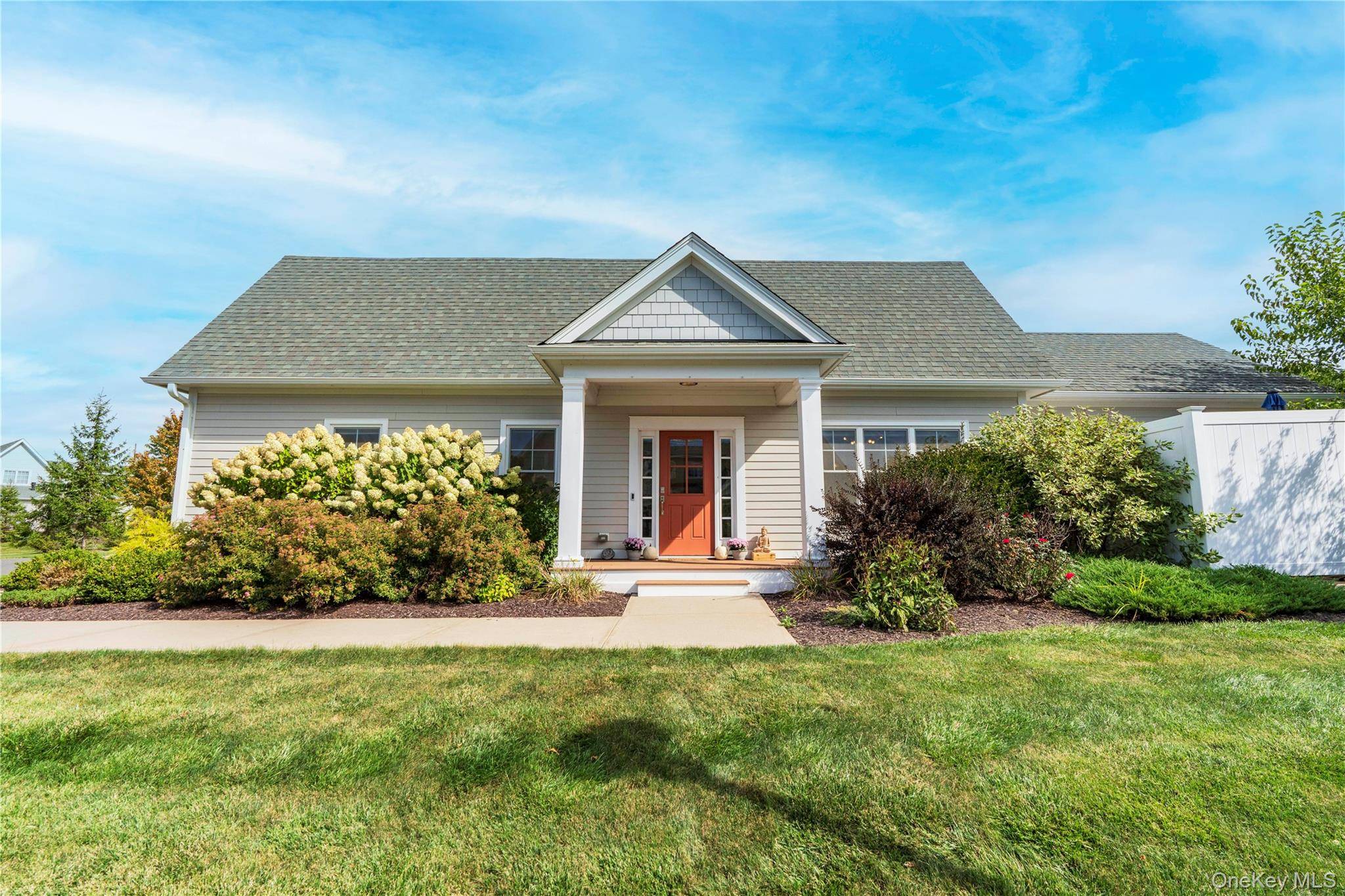 69 Oakwood LN, Rhinebeck, NY 12572