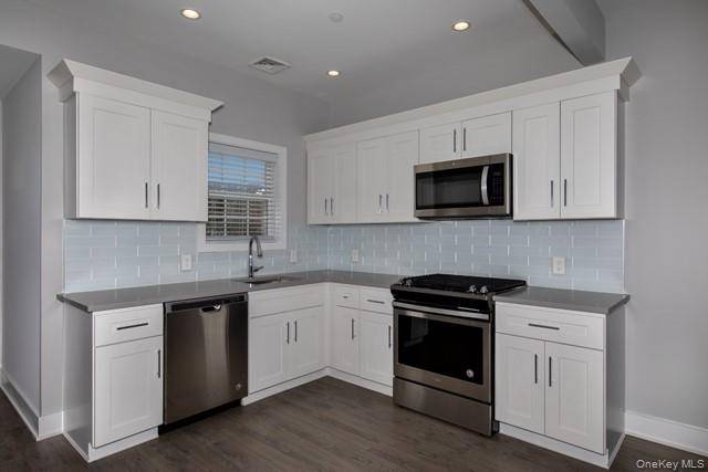 262 Indian Head RD #107, Kings Park, NY 11754