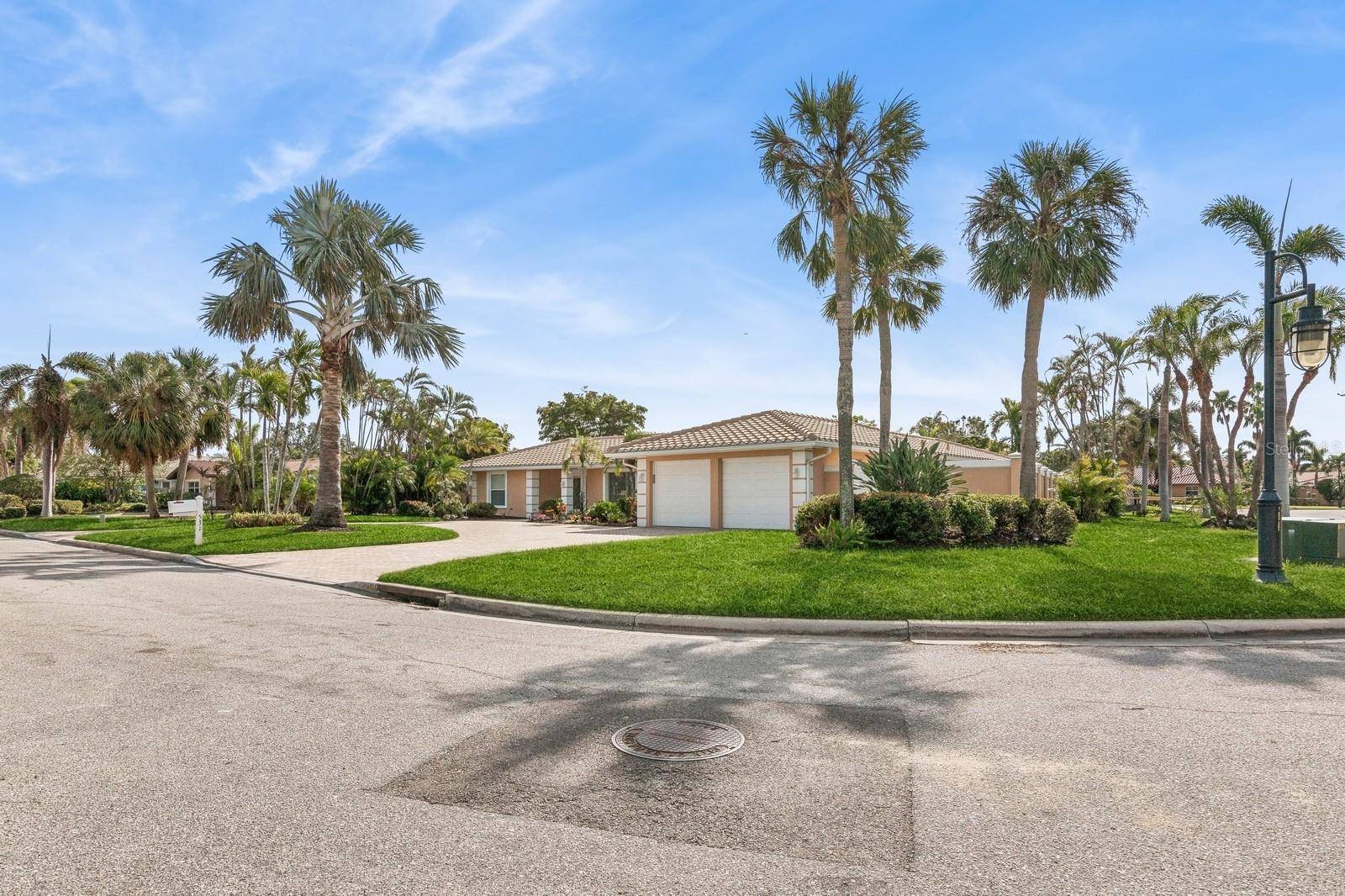 531 N SPOONBILL DR, Sarasota, FL 34236