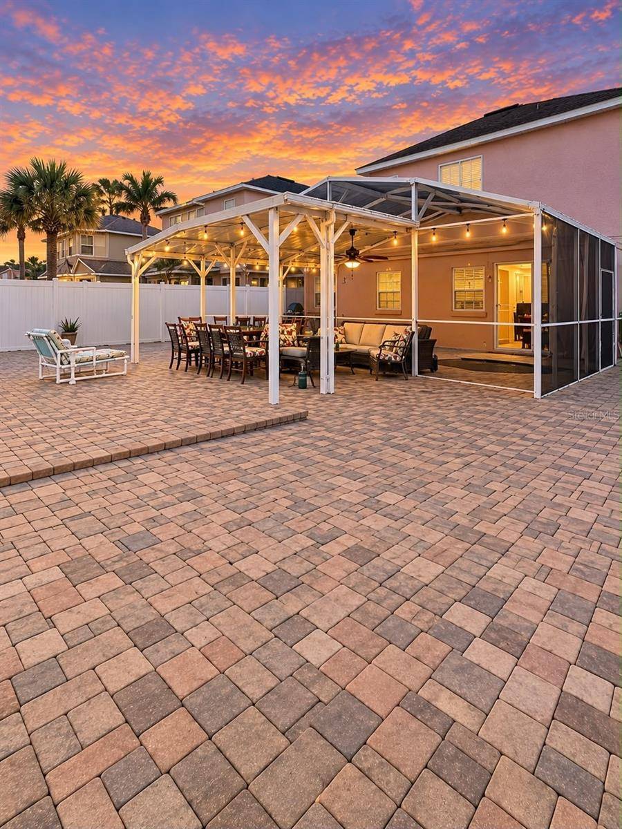 100 WINDY DUNE CT, Kissimmee, FL 34743