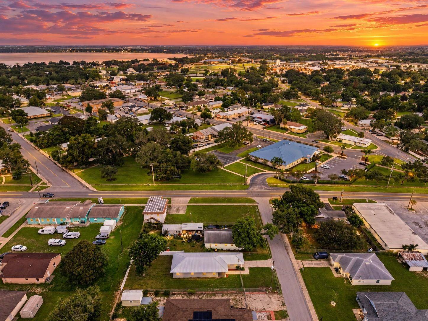 306 WALNUT ST, Auburndale, FL 33823